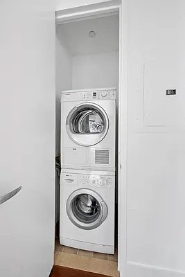 Sold by Manhattan Spaces | media 9