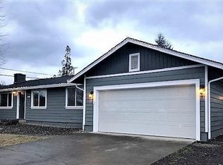 901 SW Cottonwood St, Grants Pass, OR 97526