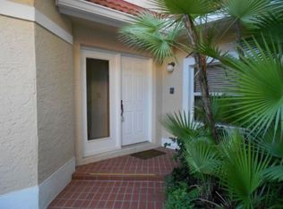 5572 Golf Pointe Dr, Sarasota, FL 34243