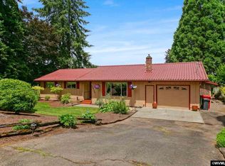 1025 E Main St, Silverton, OR 97381