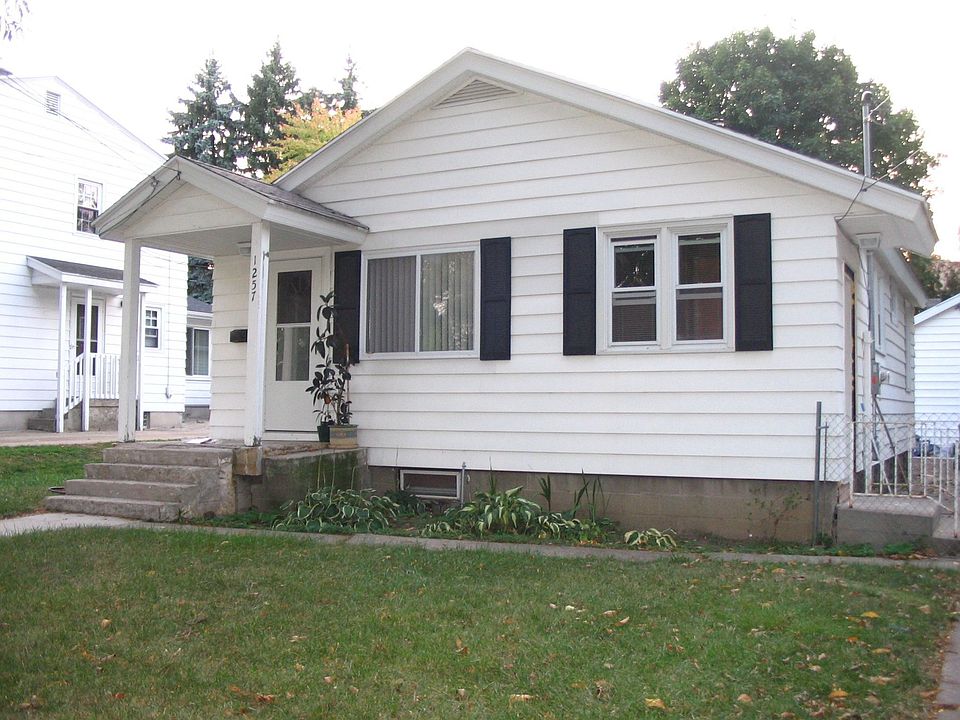 1st image of 1257 Herrick Ave NE