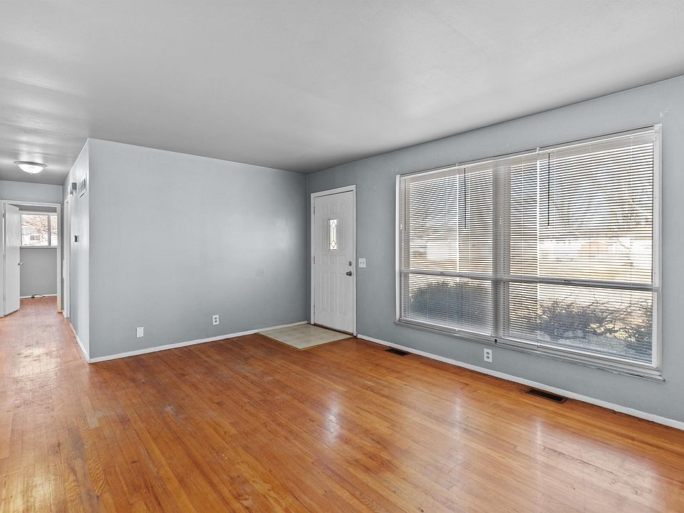 1st image of 410 Humes Ln