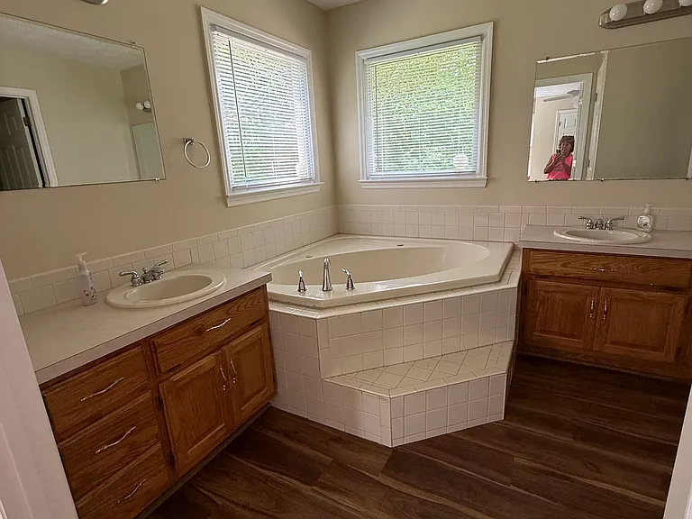 1085 Terry Ln — Photo 16
