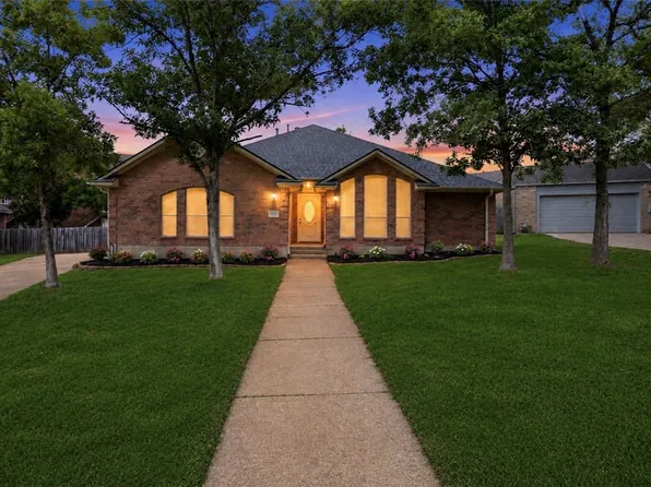 205 Chimney Hill Cir, College Station, TX 77840