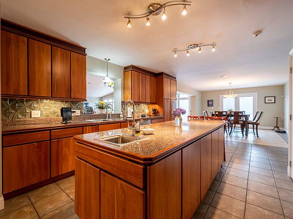 4th image of 213 Redondo Dr