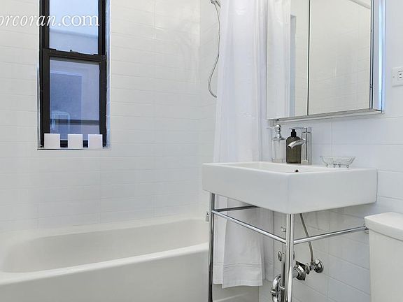 4th image of 2475 38th St #B6