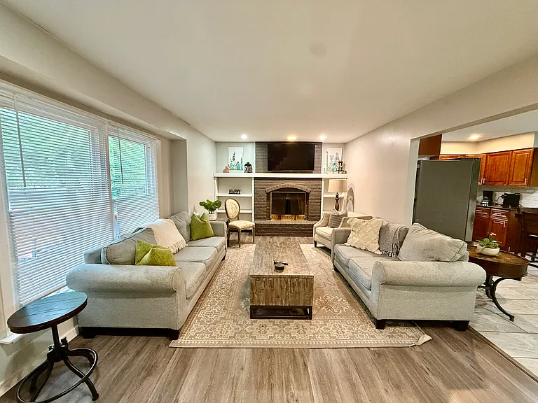 6224 Greenwood Dr — Photo 5