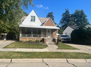 8055 Superior Ave, Center Line, MI 48015