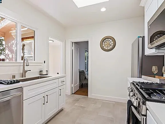 942 Talbart St — Photo 1