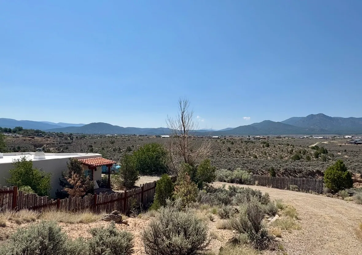 Calle Del Sol, Ranchos De Taos — Photo 1