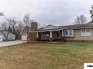 421 E Main, Easton, IL --