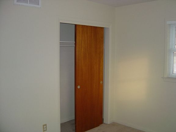 5th image of 3203 Harte Pl