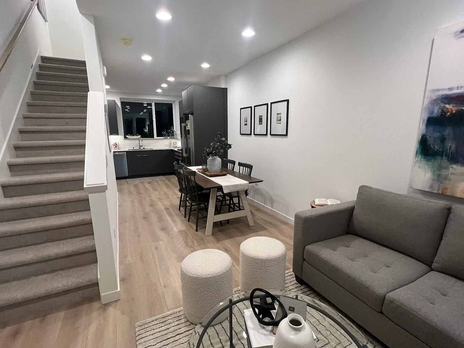 2 bed, 1200 sqft, $3,200 — Photo 4