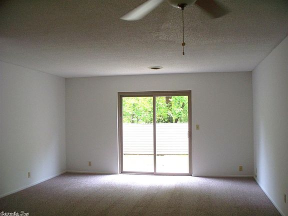 4th image of 135 Hillview Dr APT 15