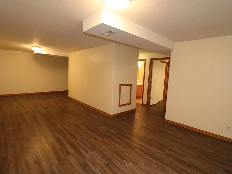 2120 Thompson Dr — Photo 30