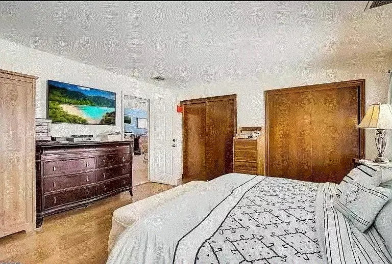 505 Linden Ave — Photo 10