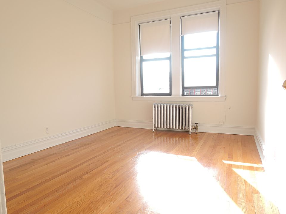 1st image of 3036 45th St