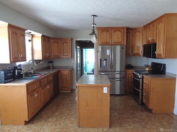 4th image of 9064 Bedford Ct