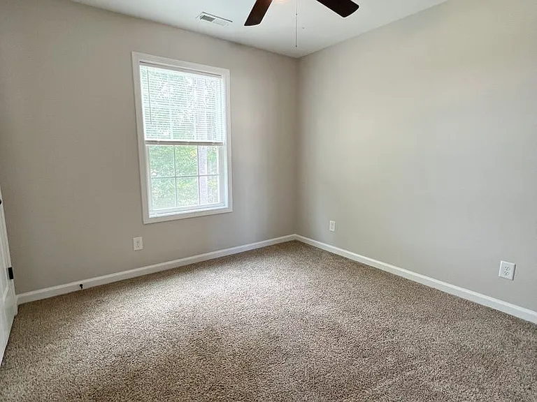 358 Chalet Cir — Photo 33