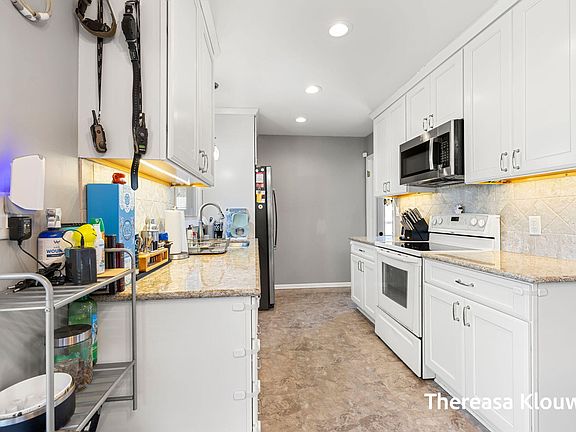 4th image of 15701 Charles Ct