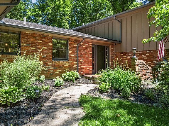 4th image of 3258 Southfield Dr