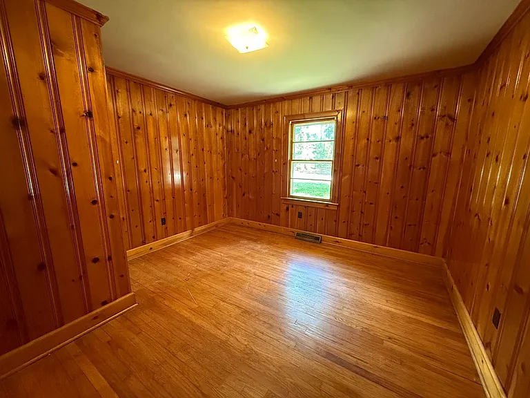 1302 Dogwood Ln NW — Photo 9