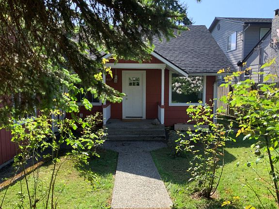 5th image of 15827 14th Ave NE