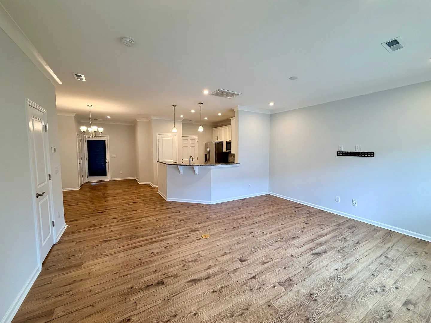 3BR/2.5BA Townhouse in Pringle Town — Photo 2