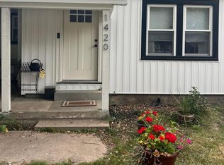 1420 S Pickwick Ave, Springfield, MO 65804