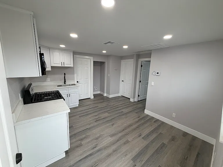 3811 15th Ave #1/2 — Photo 3