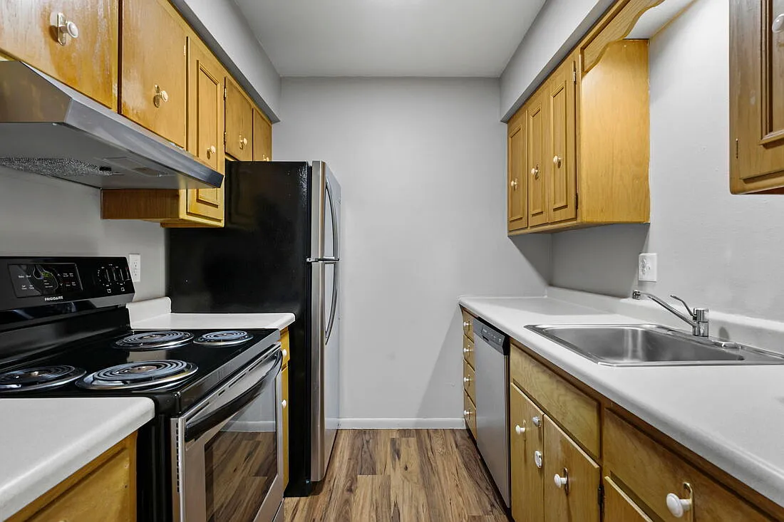 2 bed, 900 sqft, $1,350 — Photo 1