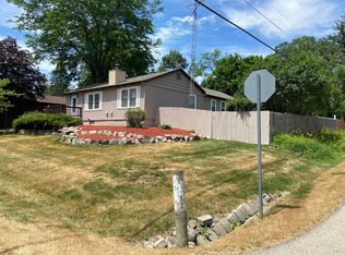 W3940 Lincoln Dr, Lake Geneva, WI 53147