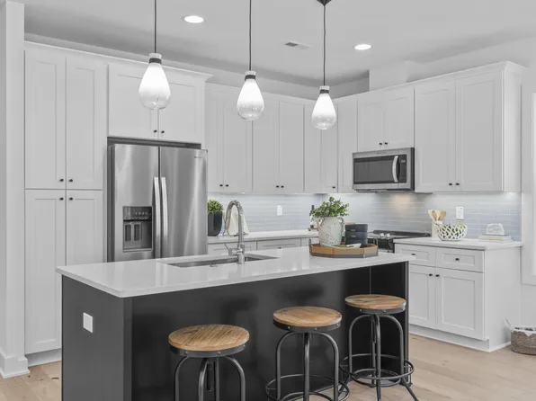 861 Athens Dr #101, Raleigh, NC 27606