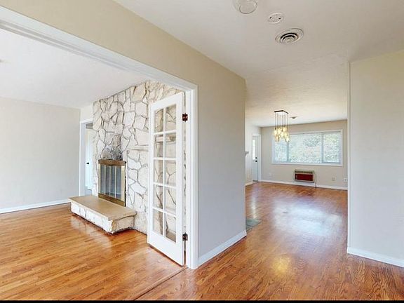 3rd image of 2202 W 7th Ave #A