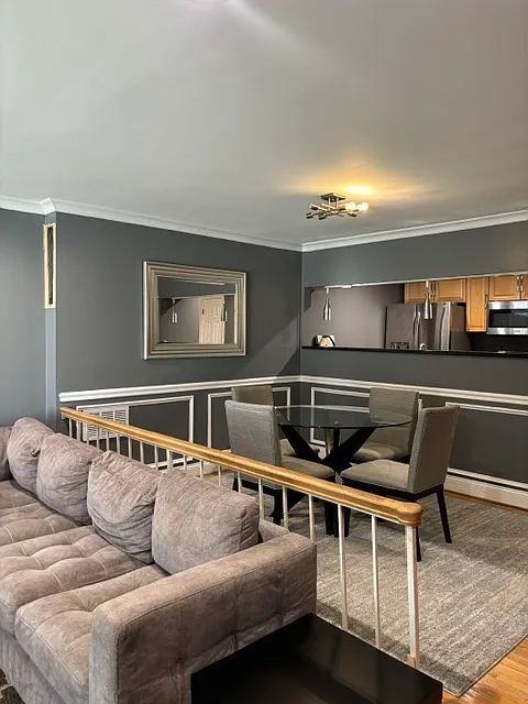 2 bed, 2.5 bath, 1100 sqft, $2,700 — Photo 2