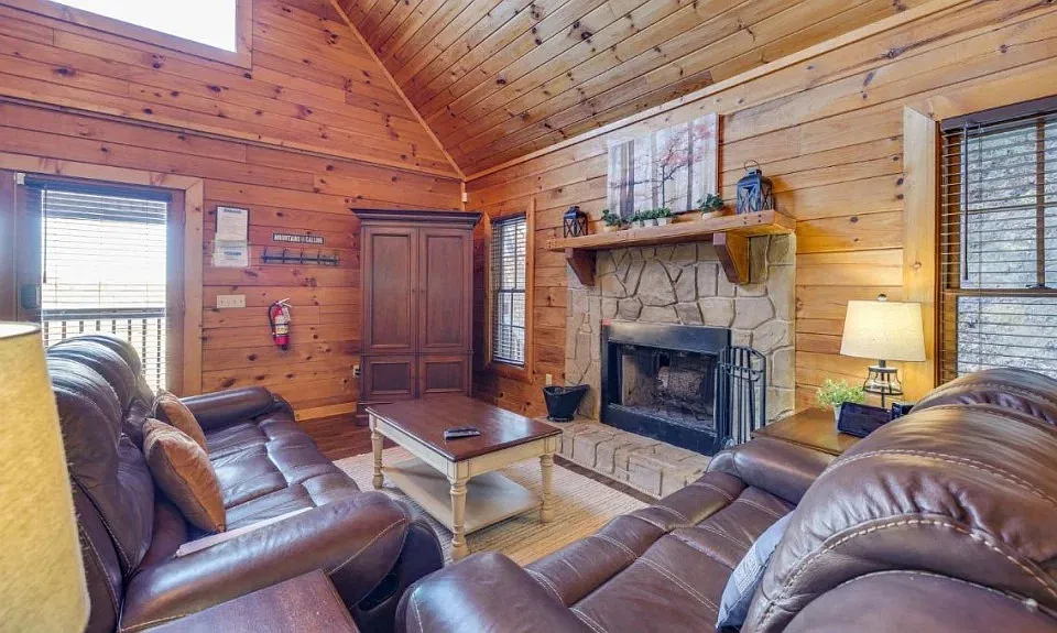2 bed, 1056 sqft, $1,800 — Photo 3