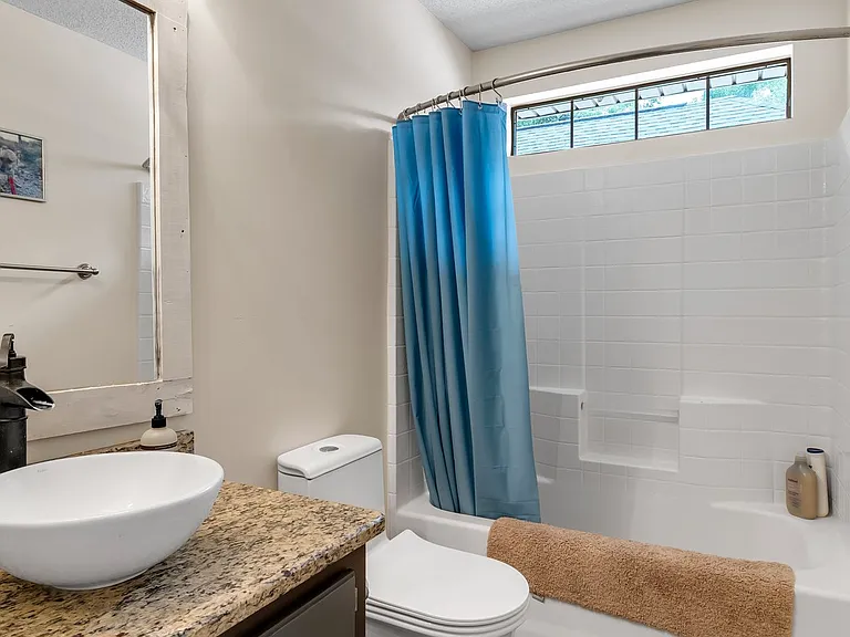 307 Coffee Bluff Villa Rd — Photo 7