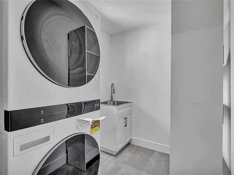 15180 Lyneburg Ave — Photo 14
