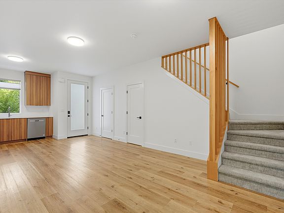 5th image of 5221 N Maryland Ave