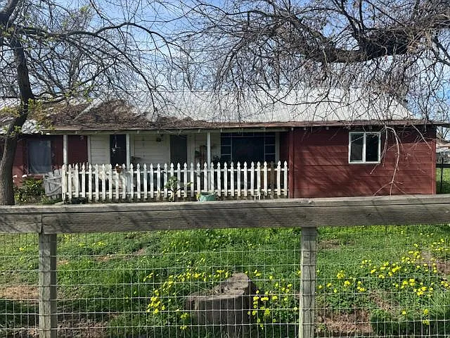 560 S Recreation Ave photo 1