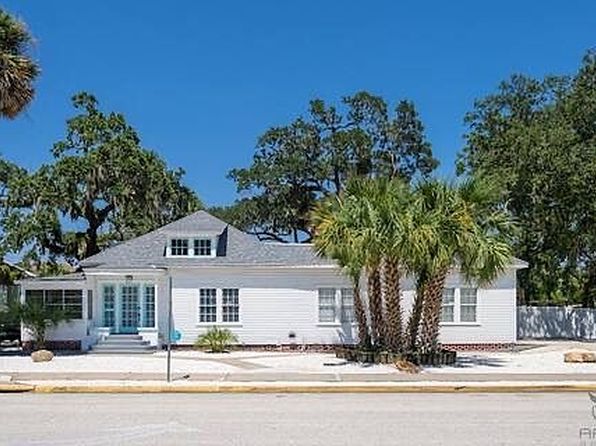 301 Live Oak St