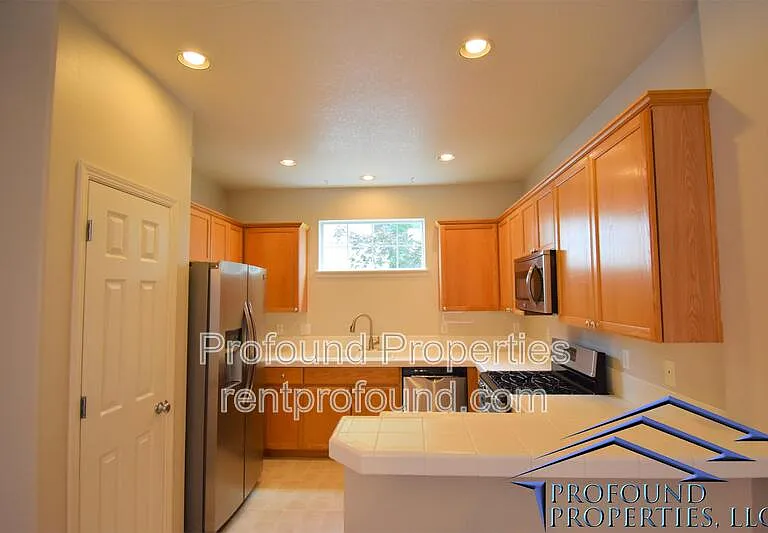6055 SW 208th Pl — Photo 3