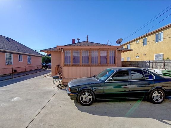 5th image of 937 W 48th St