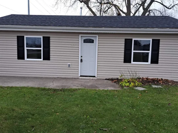 709 N 10th St, Decatur, IN 46733