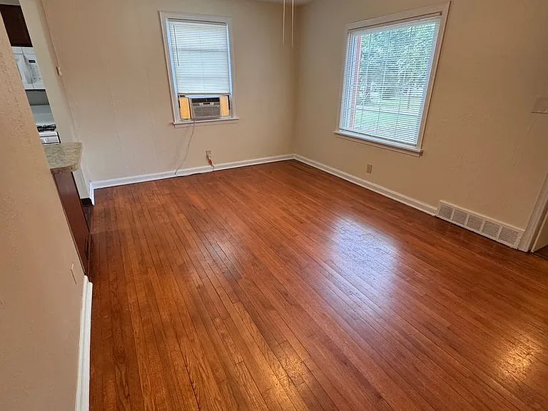817 Taylor Ave — Photo 10