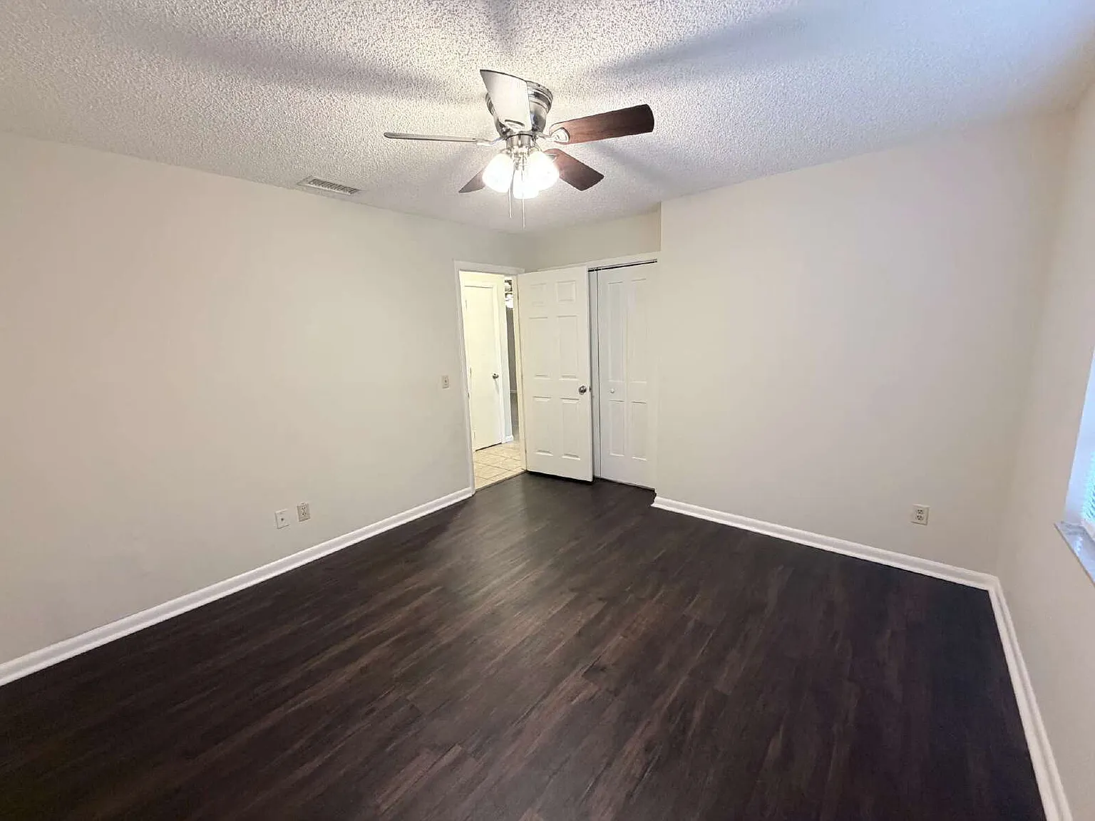 2 bed, 1.0 bath, $1,395 — Photo 4