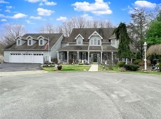 55 Emerald Ct, Staten Island, NY 10309