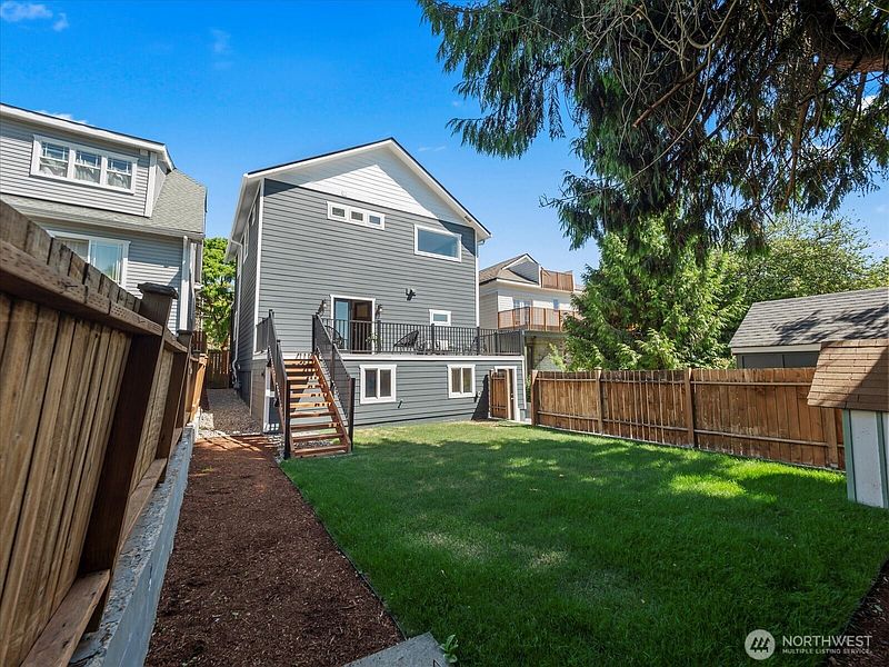 2nd image of 3117 E Yesler Way