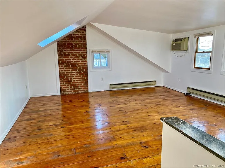 43 Mohegan Ave #2 — Photo 16