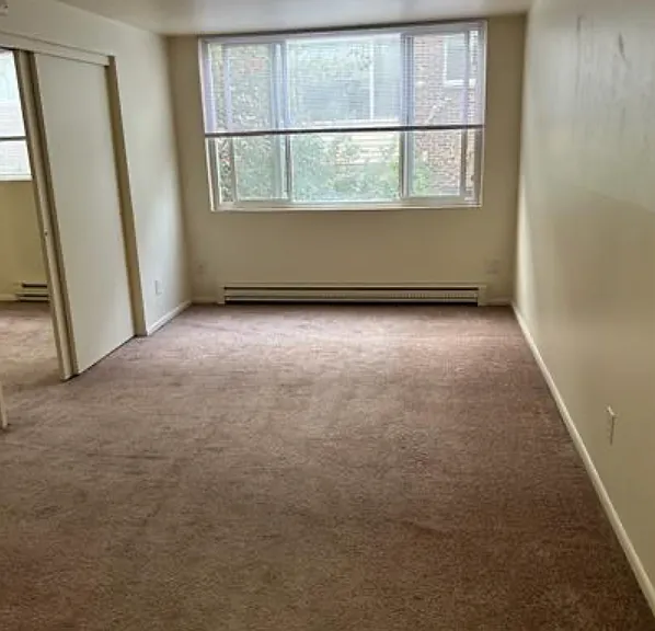 5033 15th Ave NE #2006 — Photo 3